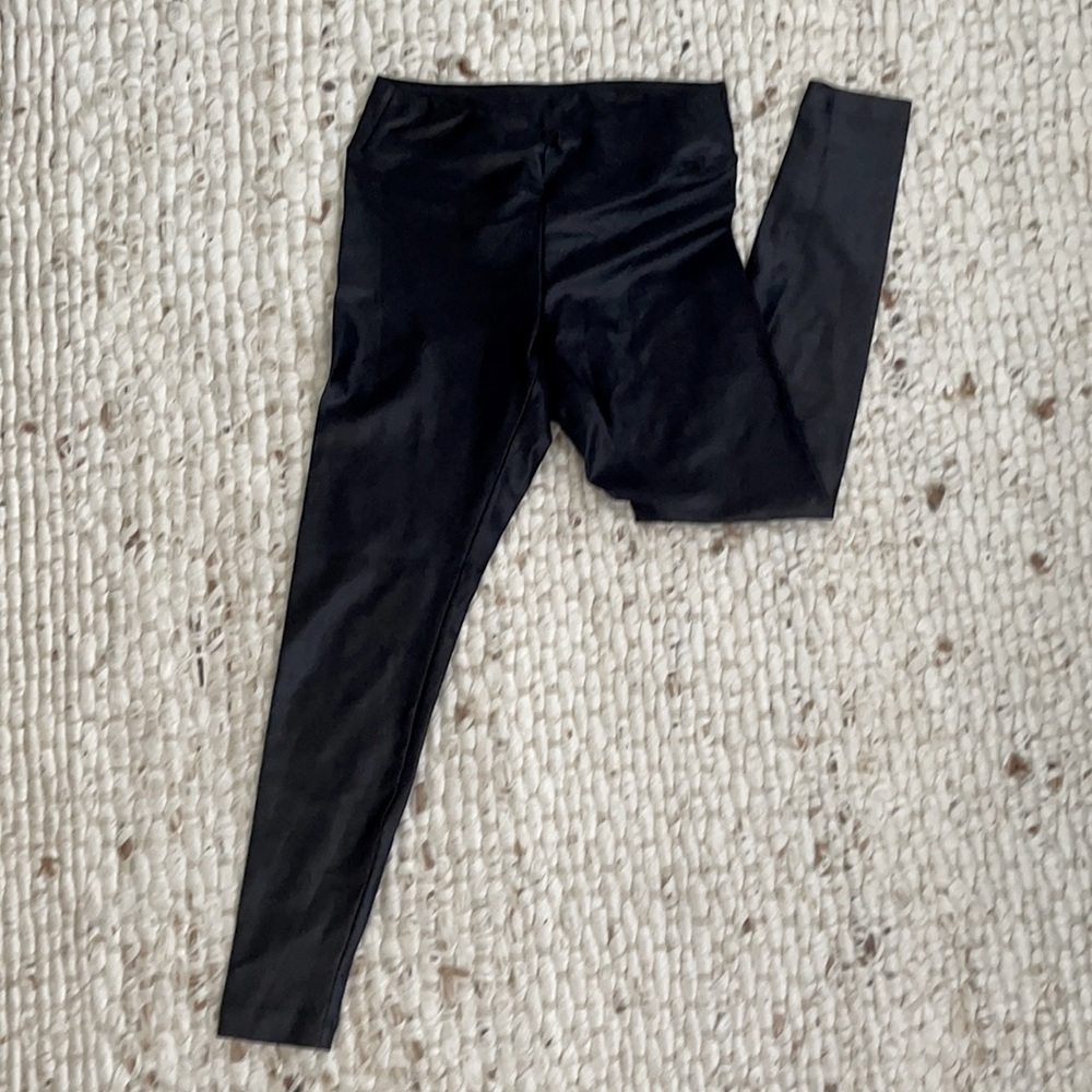 High shine yoga leggings